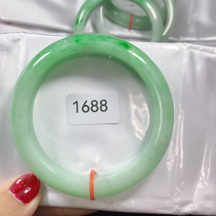 翡翠手镯未镶嵌天然翡翠手镯02