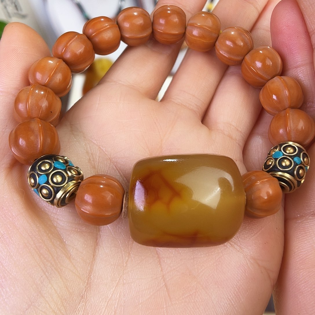 琥珀珠宝奇石未镶嵌文***?，