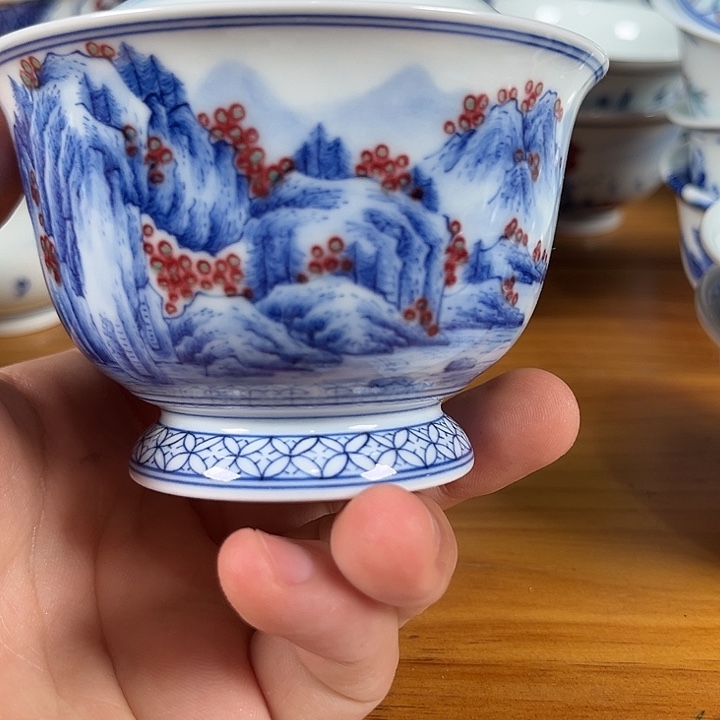 青花釉里山水盖碗