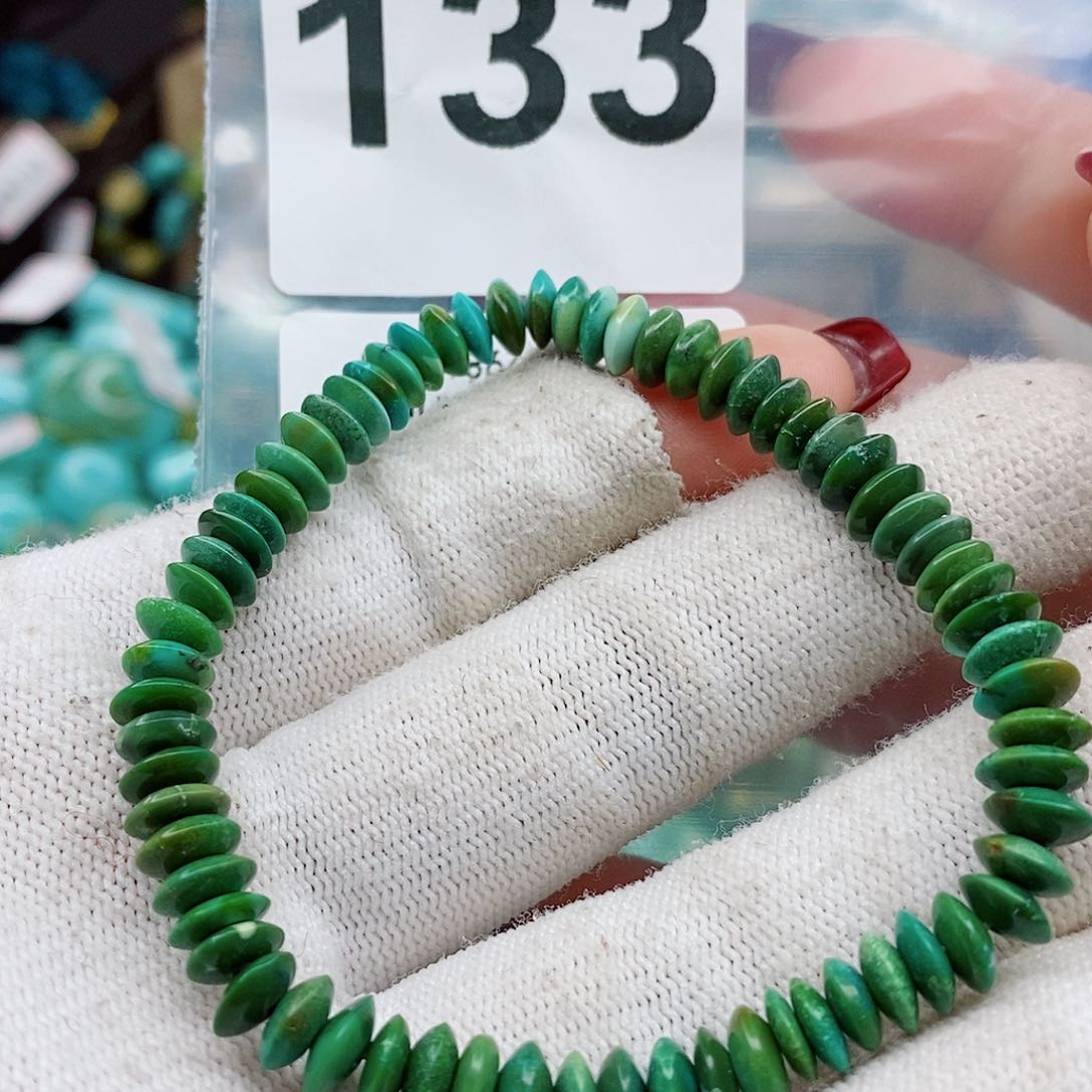 绿松石颈饰未镶嵌