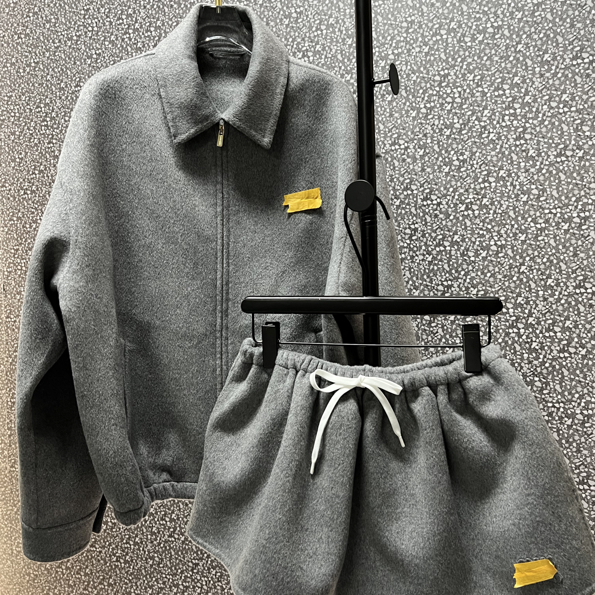 复古洋气字母刺绣拉链翻领灰色套装外套➕抽绳半身裙