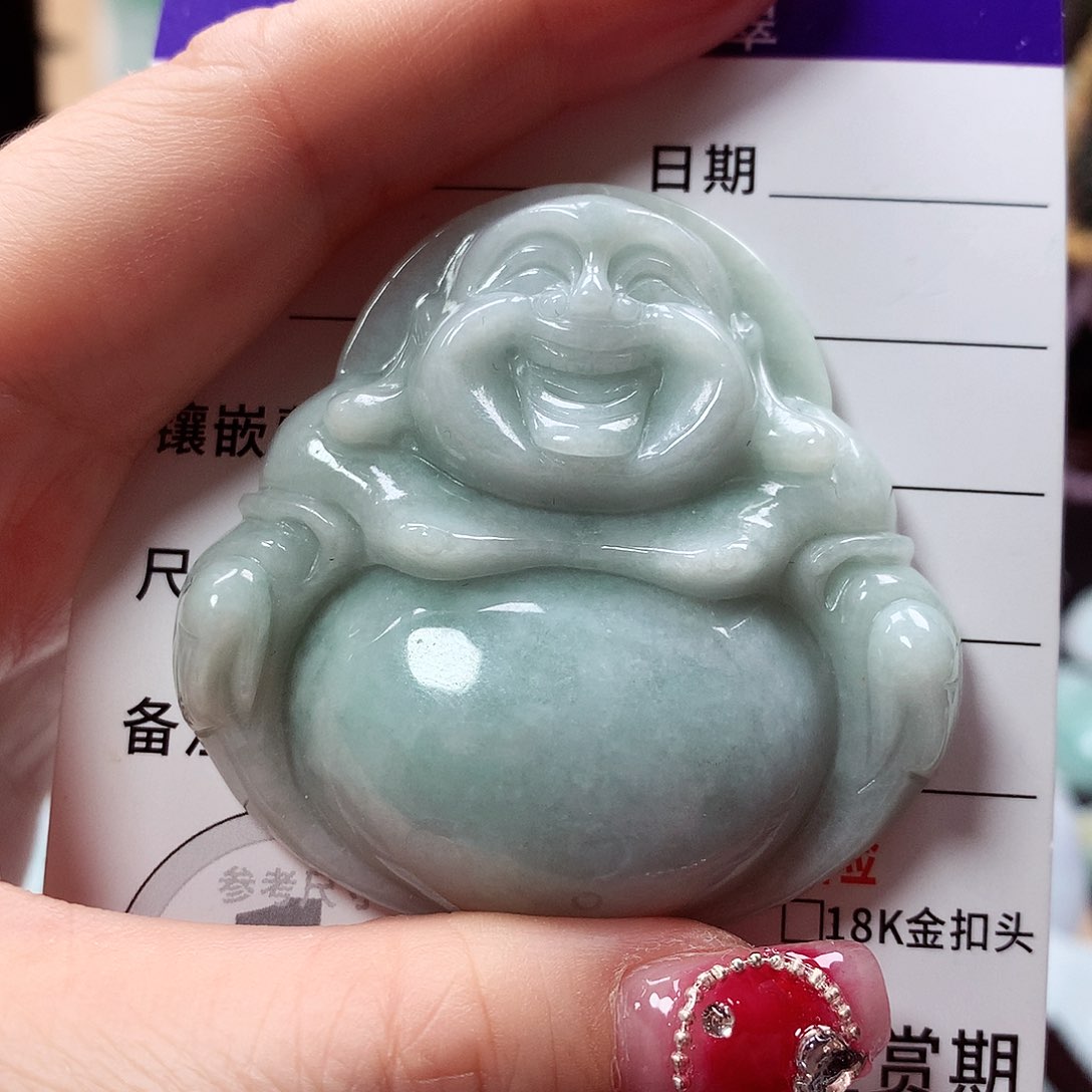 翡翠颈饰未镶嵌佛公