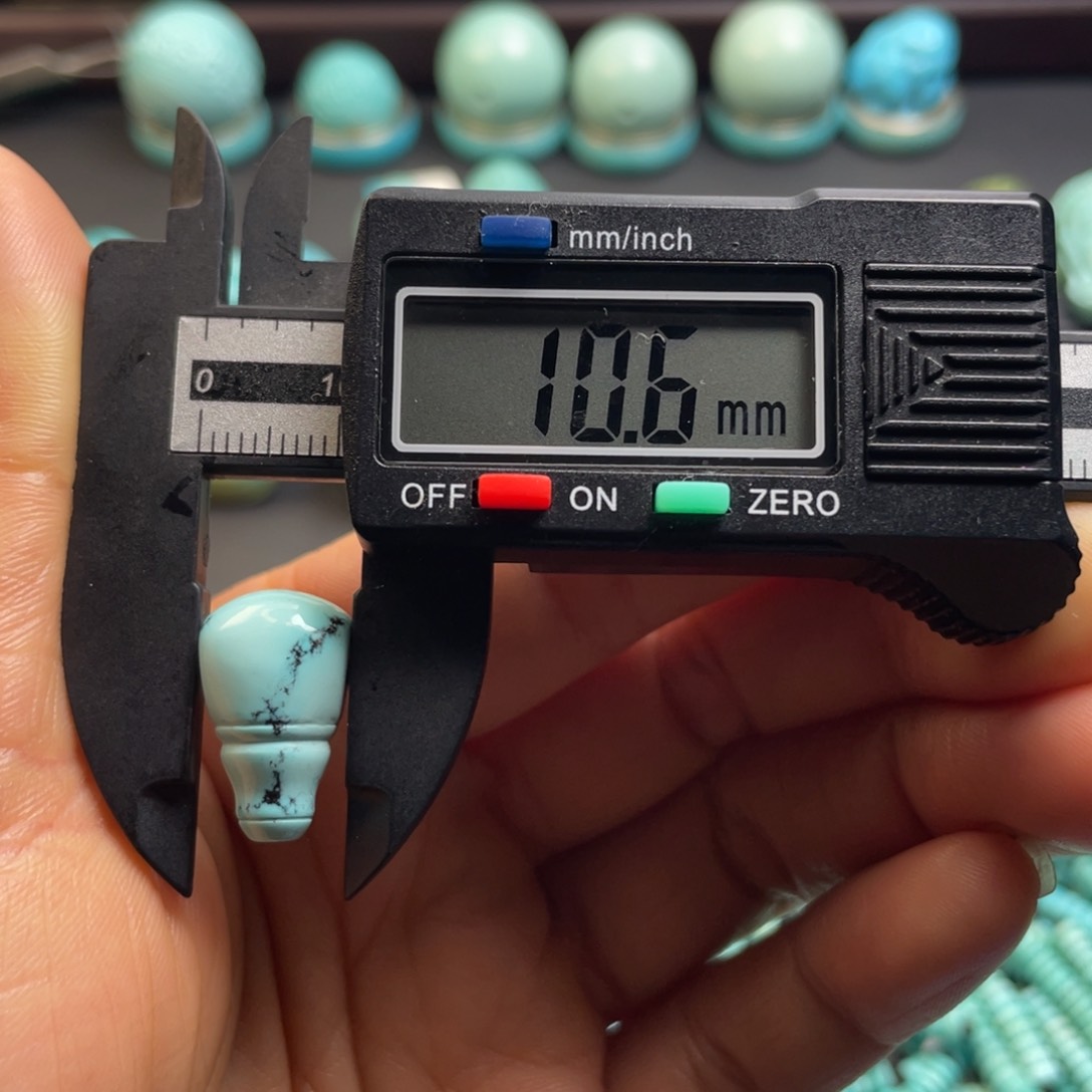 绿松石颈饰未镶嵌