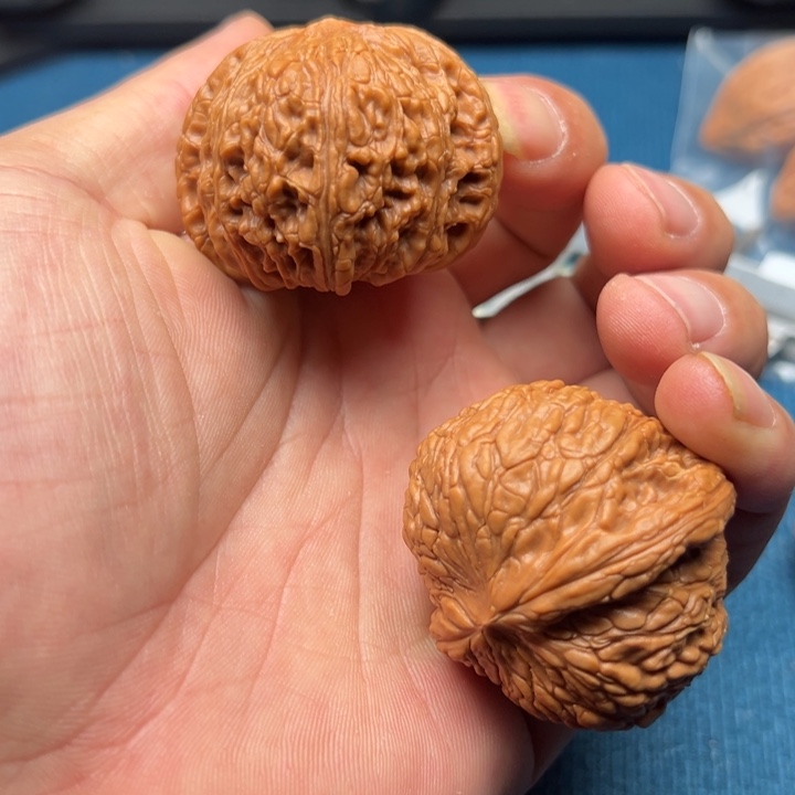 吊坠桃核泥鳅背45