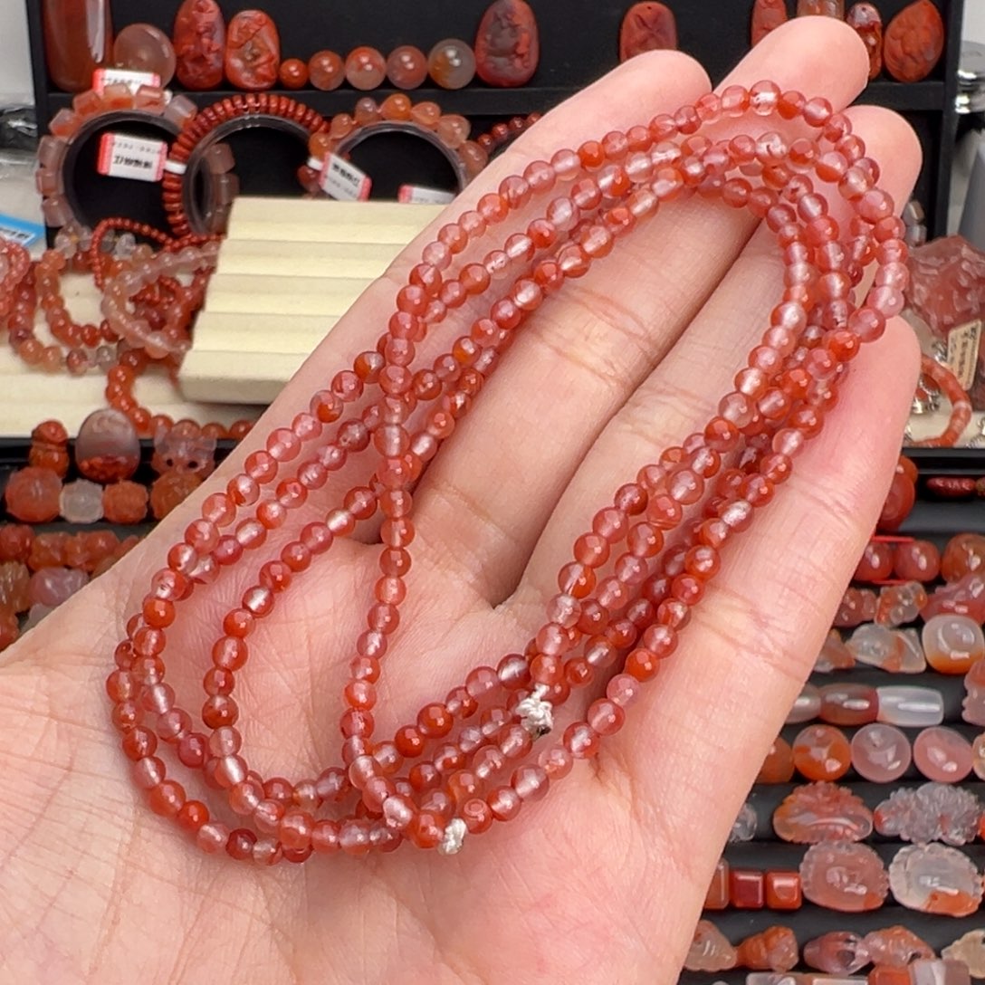 南红玛瑙未镶嵌颈饰红底飘花小米珠卡3+