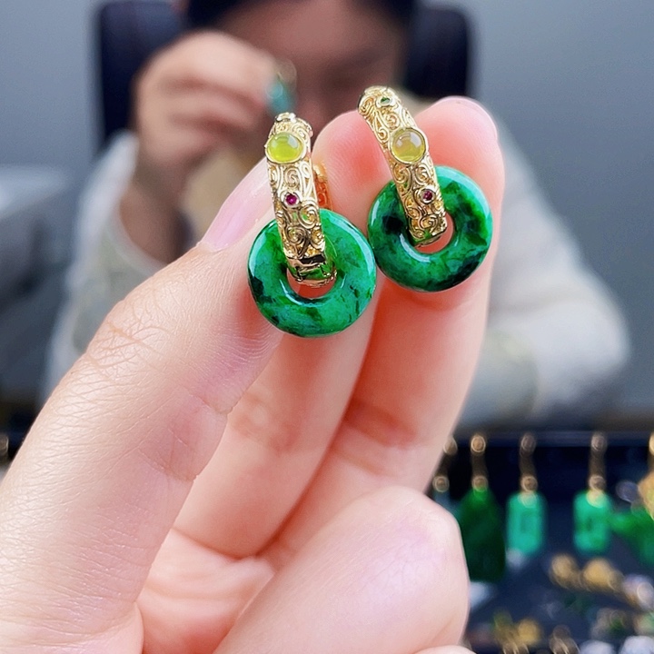 翡翠耳饰未镶嵌饰品