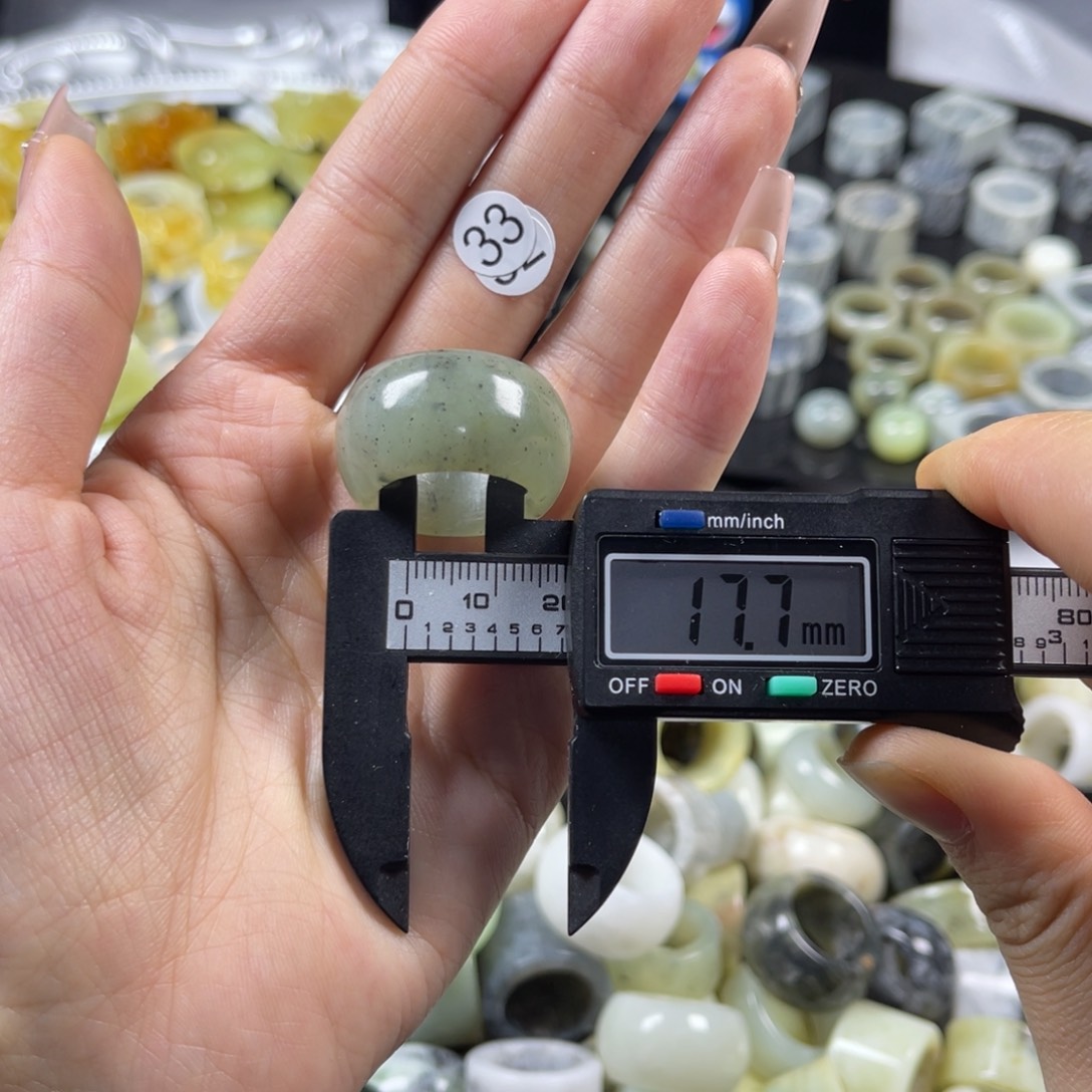 蛇纹石玉未镶嵌戒指