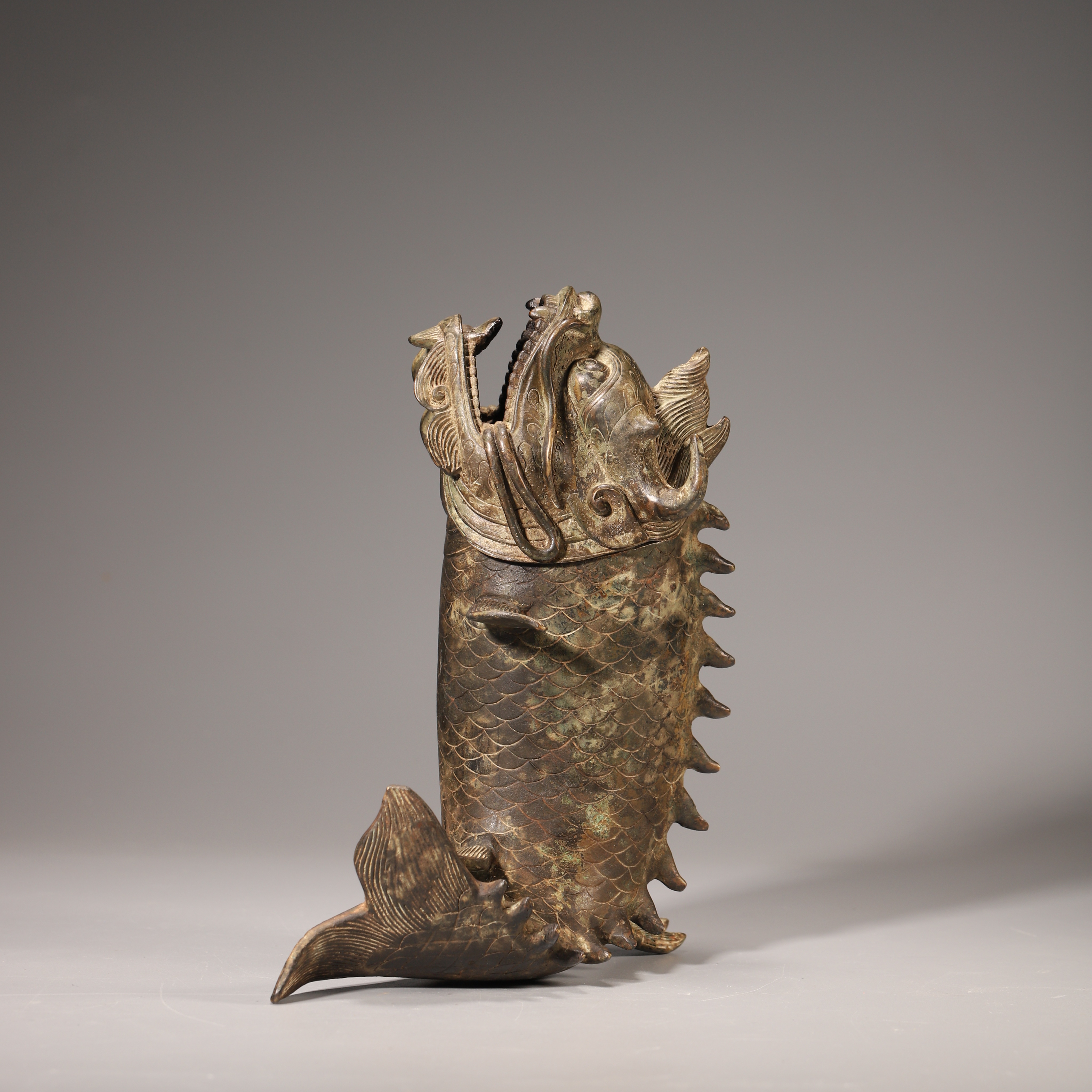 Lot18清代 鱼化龙形铜香薰