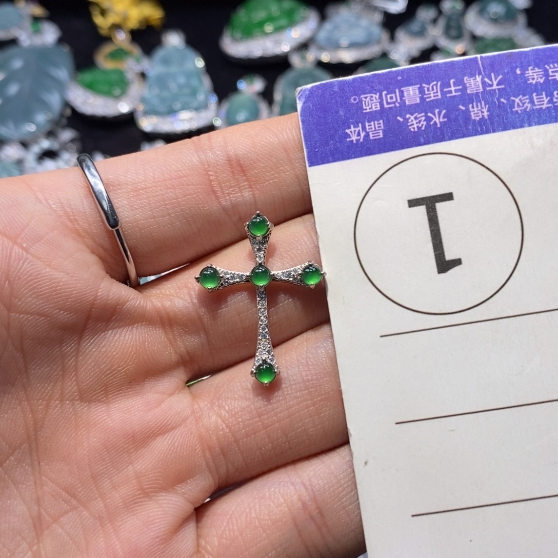 翡翠银S925镶嵌颈饰翡翠