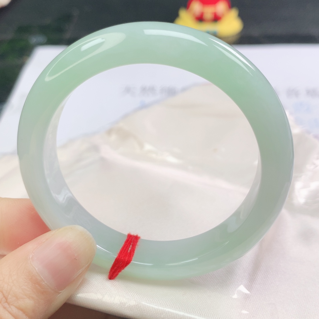 翡翠未镶嵌手镯正