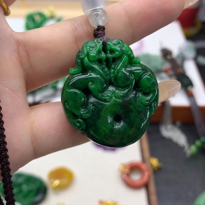 颈饰未镶嵌翡翠吊坠