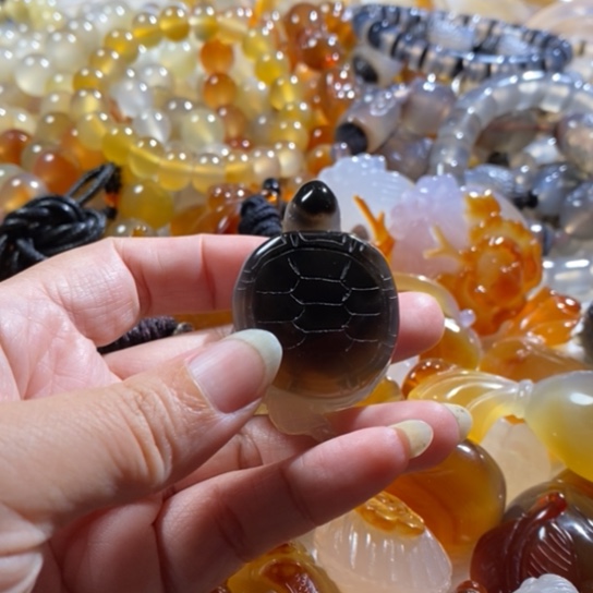 玛瑙/玉髓玛瑙吊坠未镶嵌