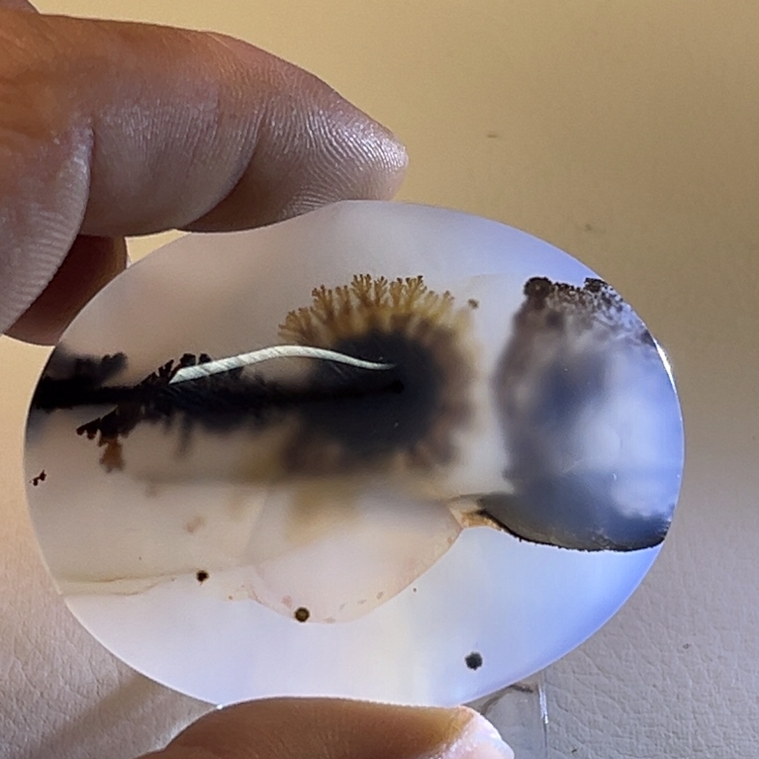 武***话玛瑙/玉髓未镶嵌颈饰