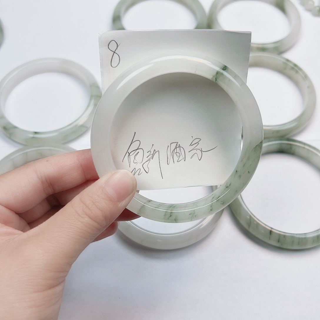 鲁***家石英质玉未镶嵌手镯