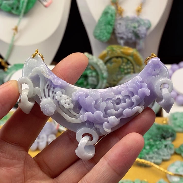 翡翠颈饰未镶嵌翡翠吊坠