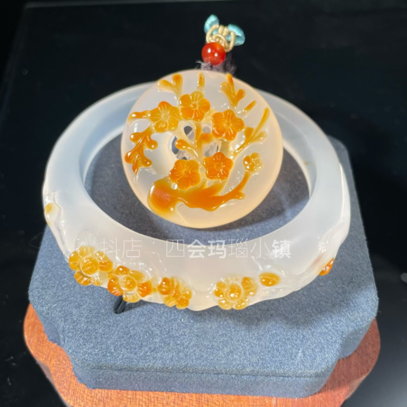 纯天然玛瑙手工雕刻梅花手环俏色巧雕设计美观大方