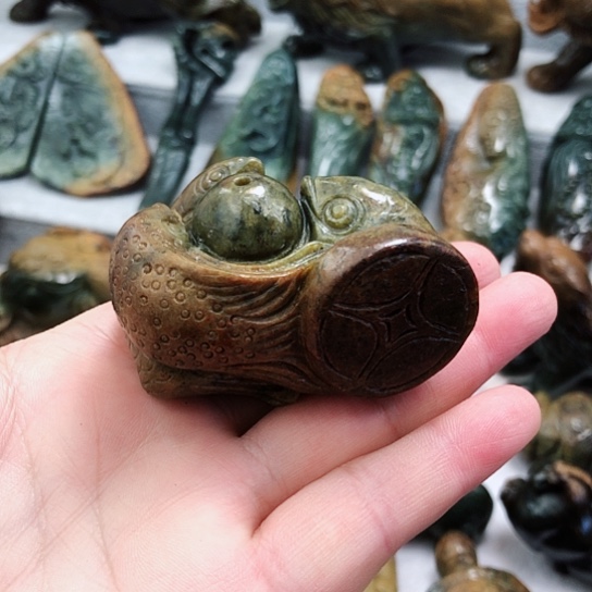 岫岩河磨玉（透闪石质玉）把件未镶嵌