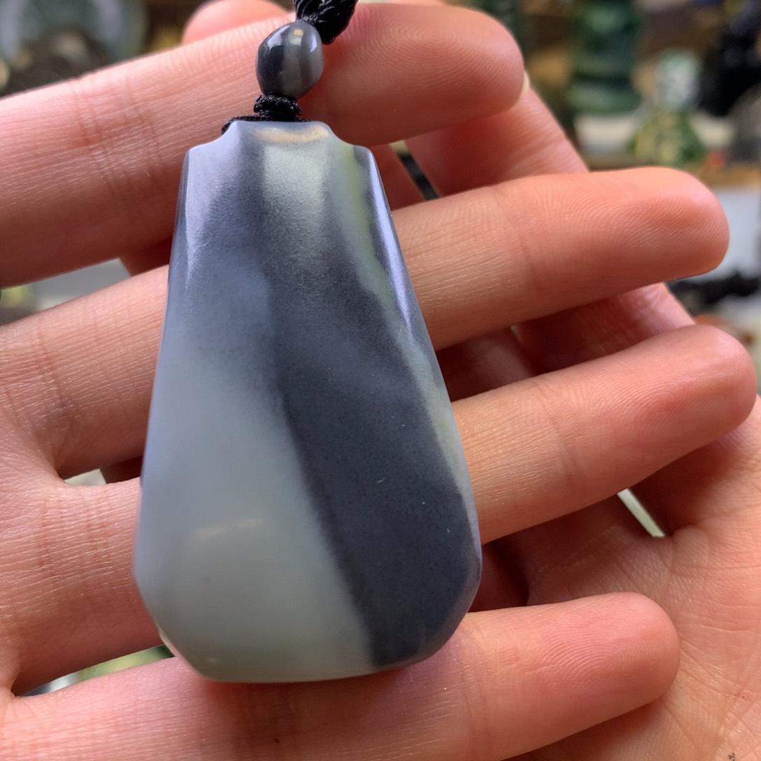 和田玉颈饰未镶嵌b****i