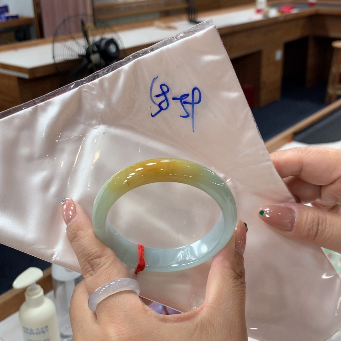 未镶嵌手镯翡翠48小时鉴赏