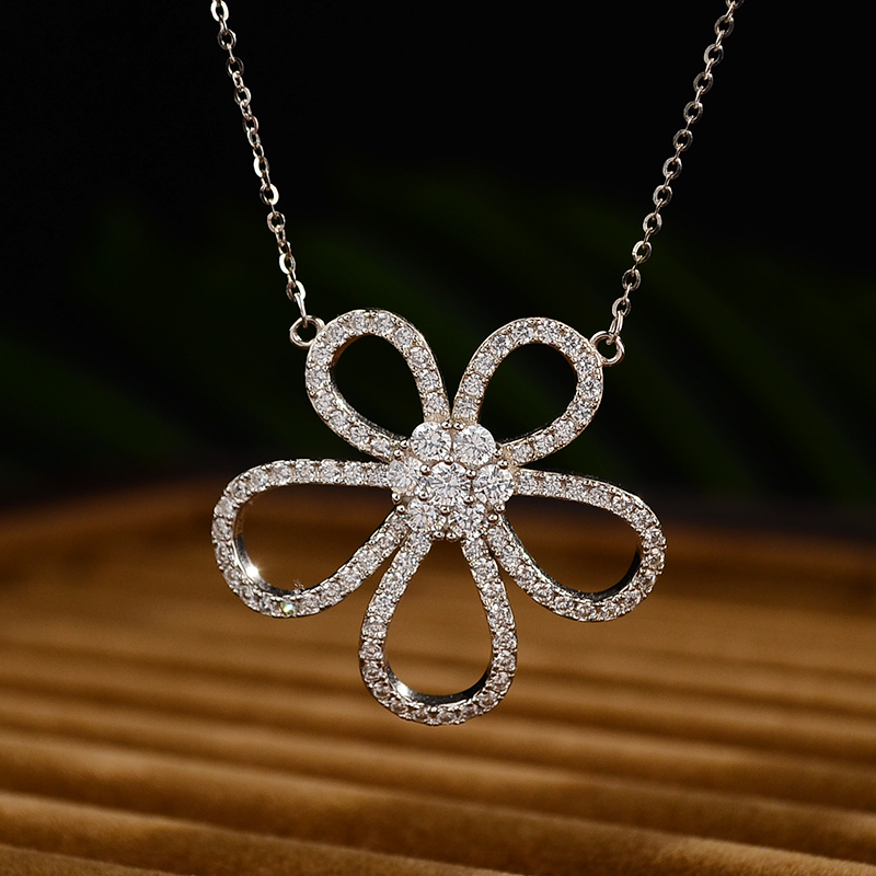 吊坠足银锆石 轻奢大牌太阳五瓣花银项链