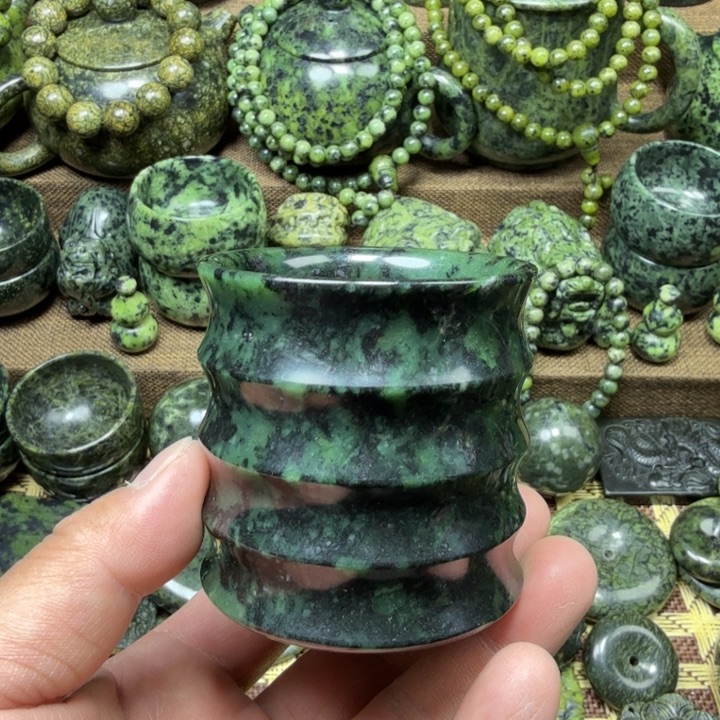 蛇纹石玉未镶嵌药王石能量养生产品