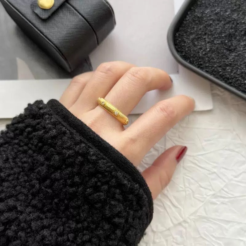 合成锆石18K金戒指 真金镶嵌锆石戒指【不含链】