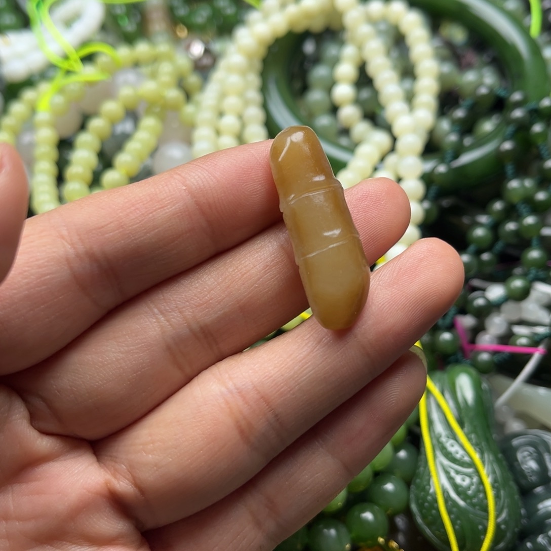 和田玉（糖玉）未镶嵌颈饰