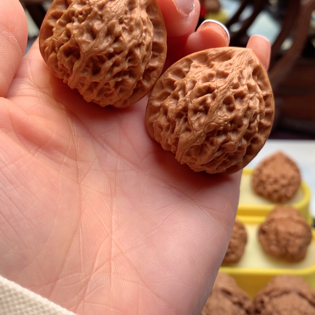 文玩核桃手串金牛全品。  6号