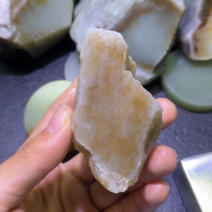 和田玉（糖玉）未镶嵌珠宝半成品