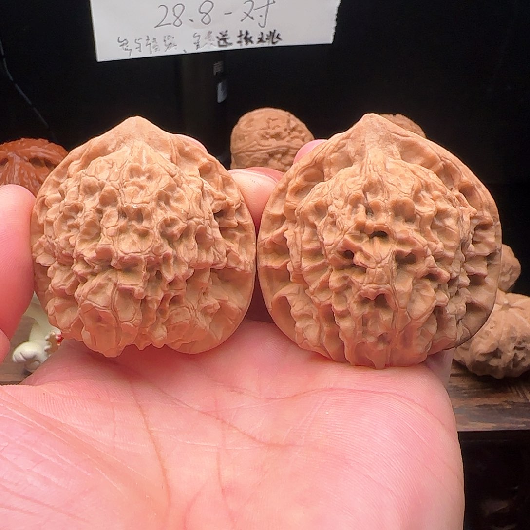 文玩核桃把件麒麟纹官帽