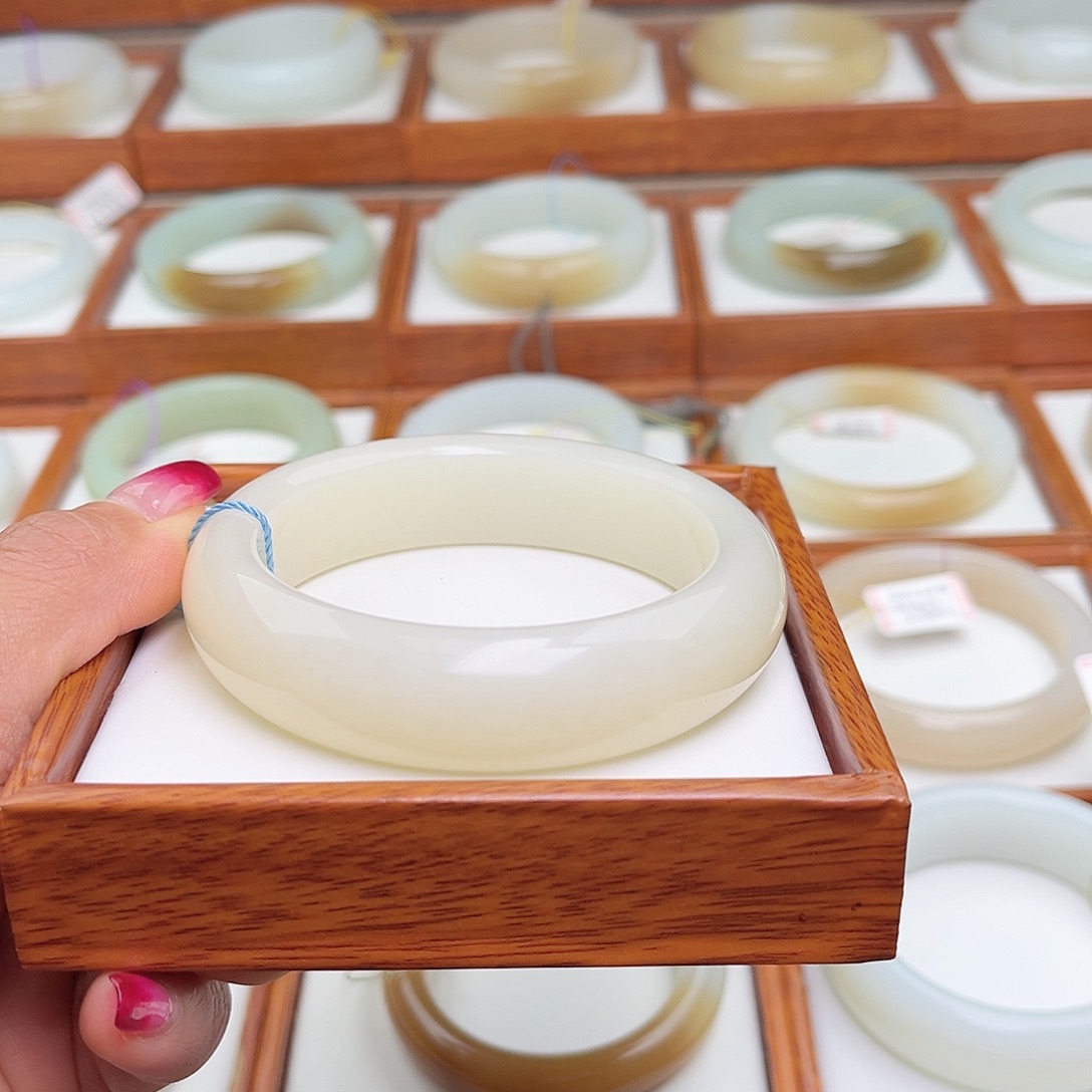 和田玉手镯未镶嵌萍*59.6