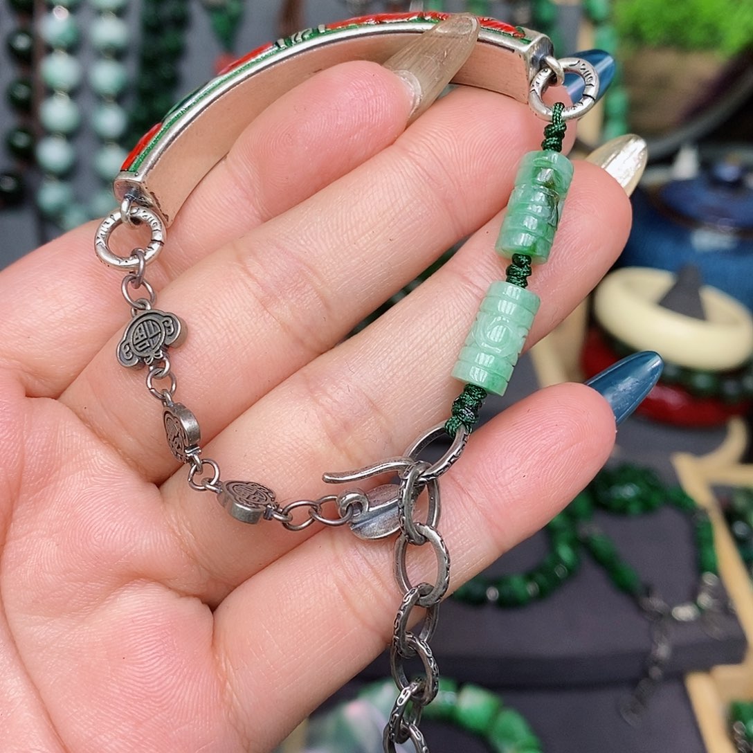 翡翠手链未镶嵌漂亮美眉