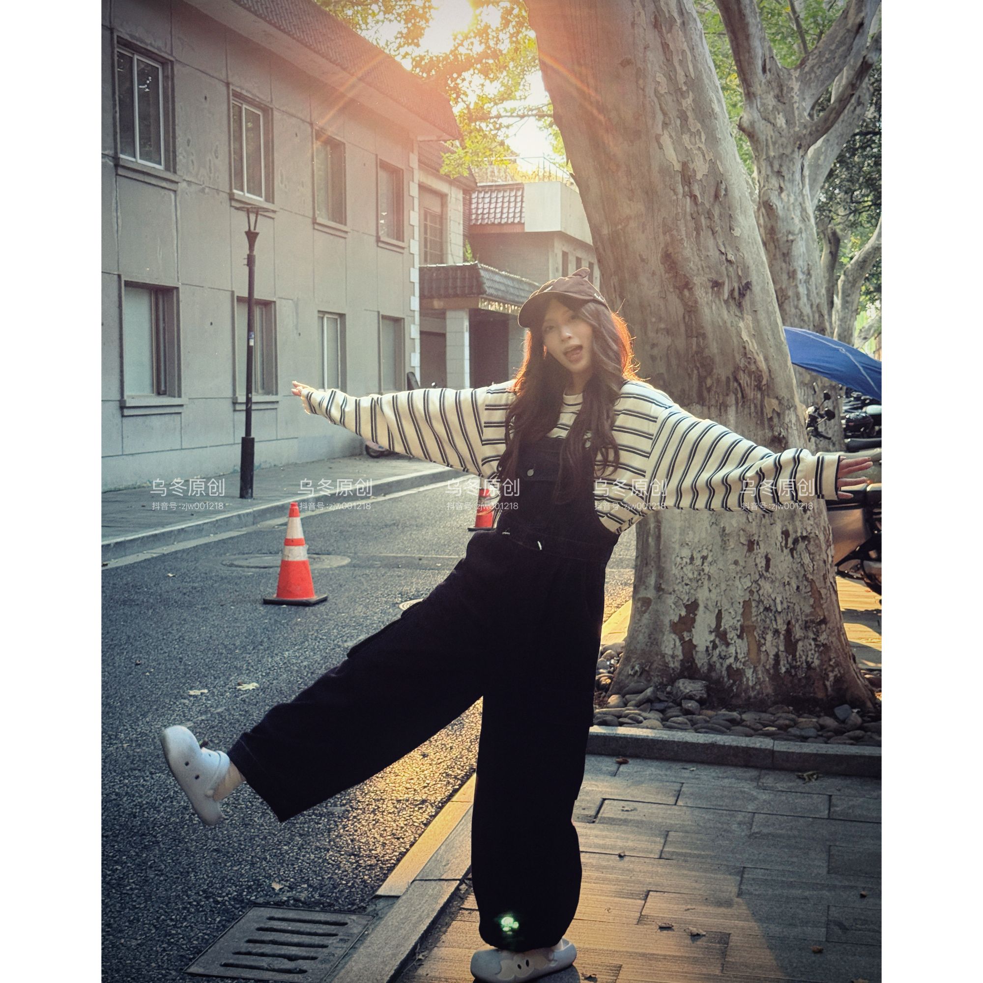 【乌冬原创】“结构主义”独家自打版香蕉裤背带裤超显瘦+条纹卫衣～