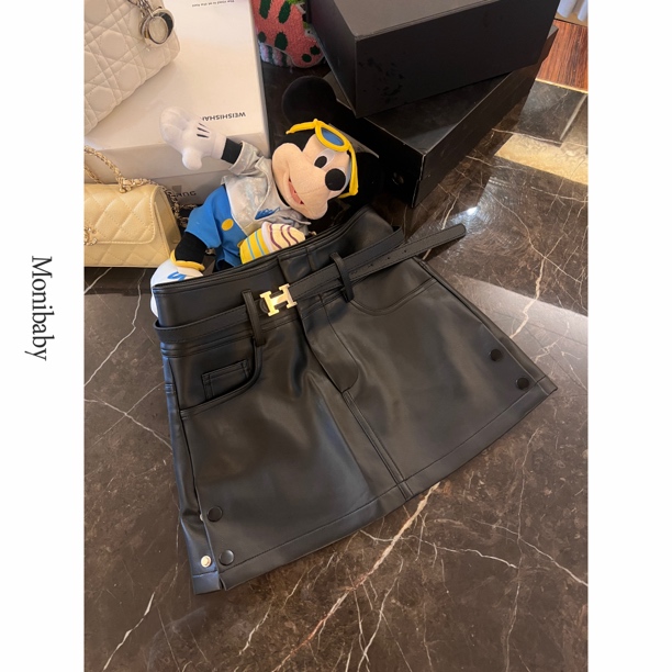 Moni【超A姐姐】黑色高腰包臀短裙侧开叉辣妹PU皮A字半身短皮裙