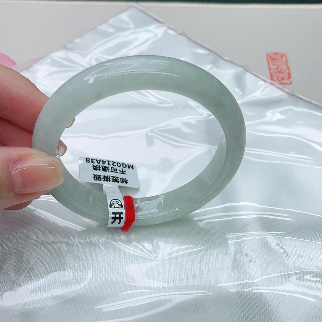 翡翠手镯未镶嵌正56