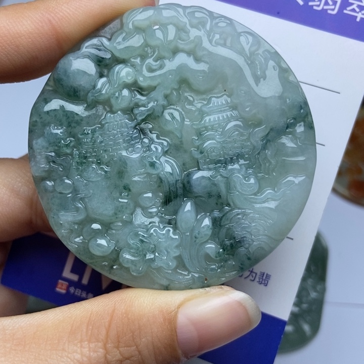 翡翠颈饰未镶嵌翡翠