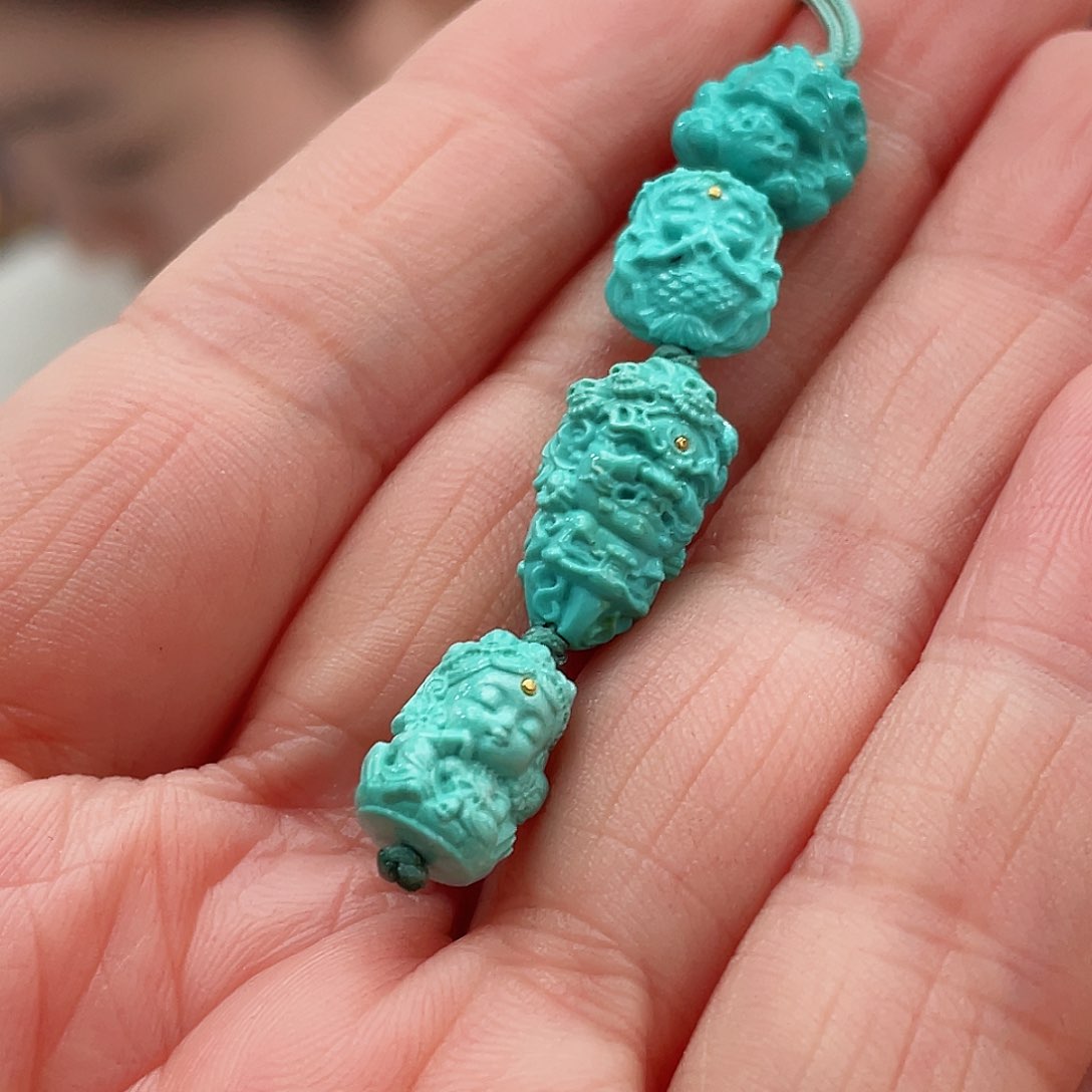 绿松石颈饰未镶嵌