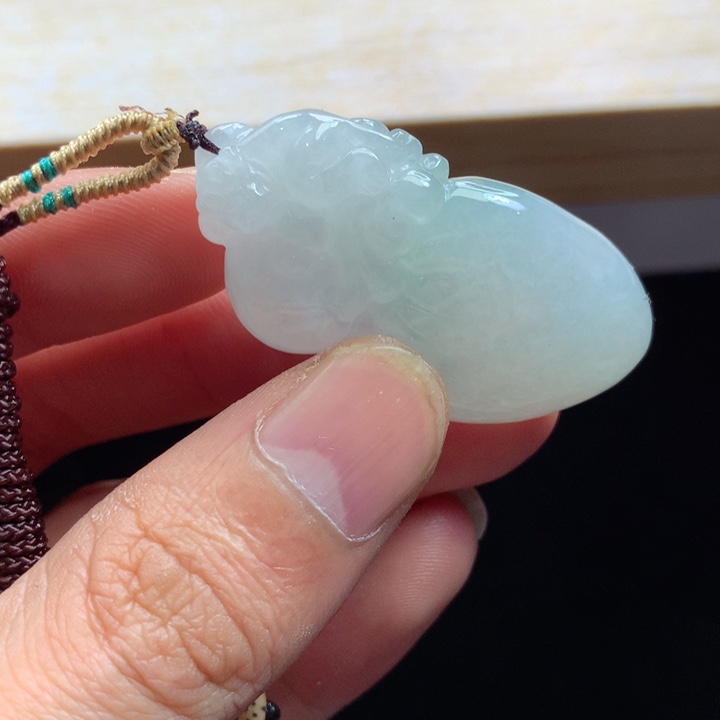 翡翠未镶嵌颈饰吊坠