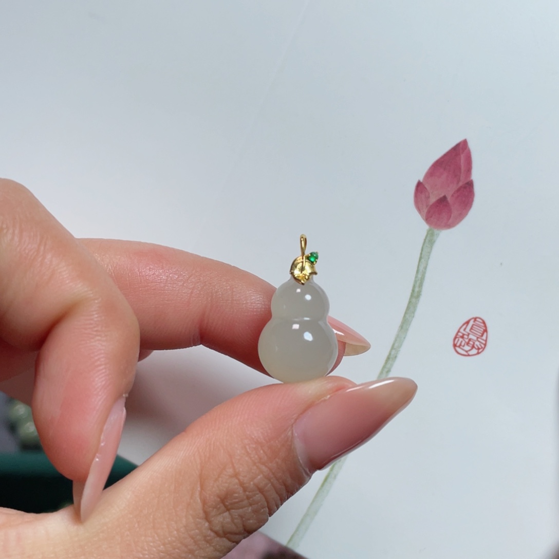 和田玉18K金镶嵌颈饰