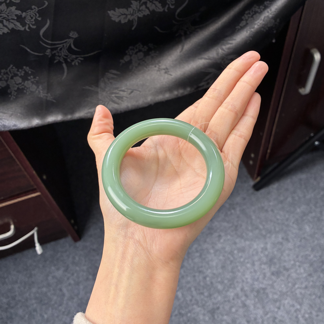 和田玉俄碧果冻底一细粉青54➕