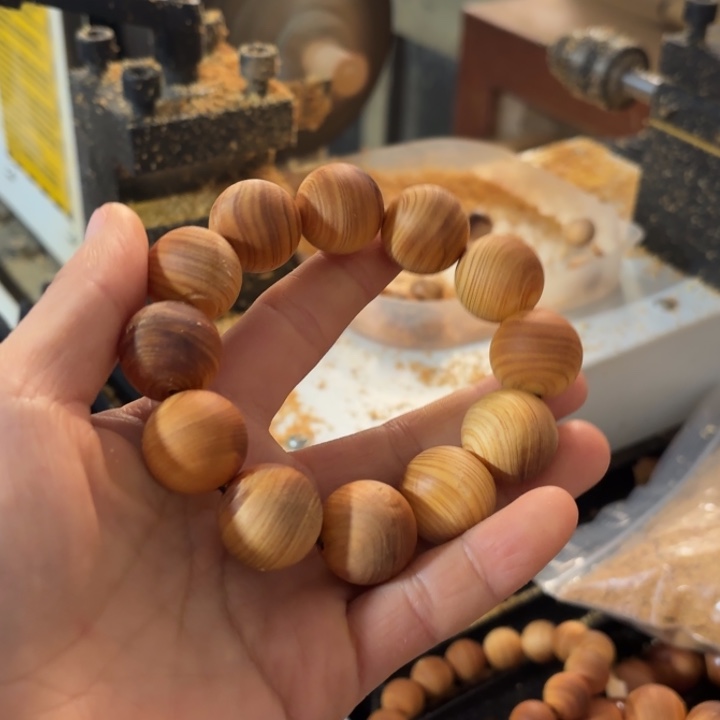 心***驻柏木2.0黑油瑕疵单圈