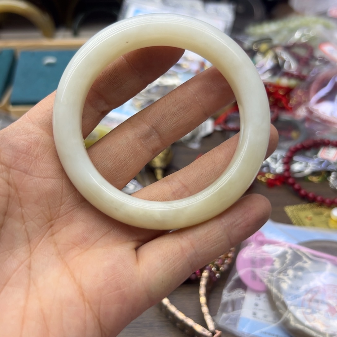 和田玉未镶嵌手镯56.6圈围407