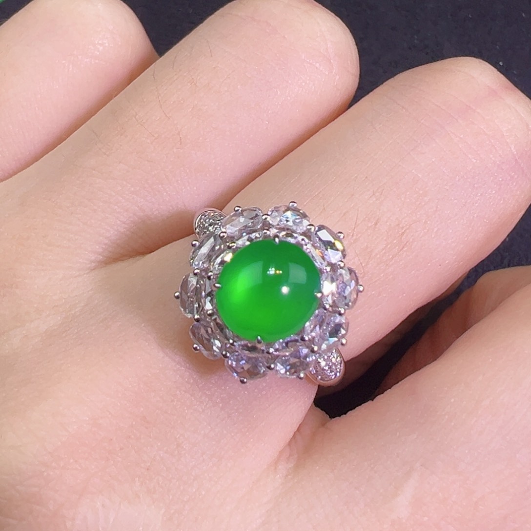 翡翠戒指18K金镶嵌蛋面