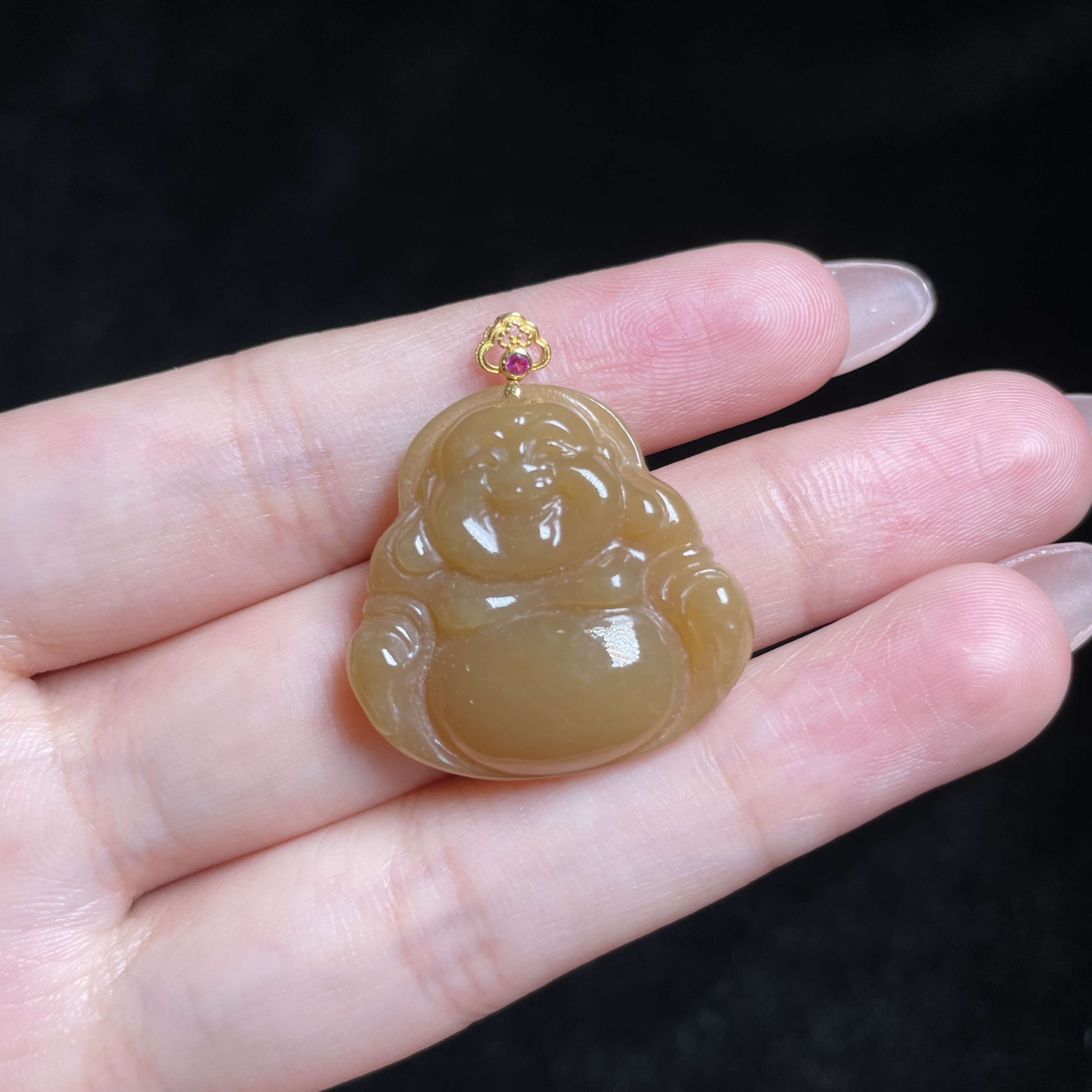 L【玉氏珠宝】18k和田玉糖料佛公-约25*6mm 多样性发一 CAN520170