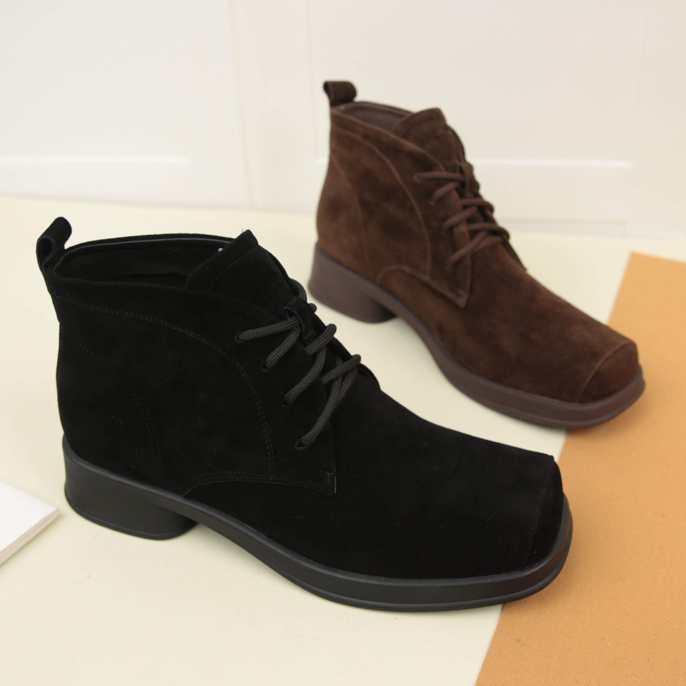 1081秋冬新款真皮低跟短靴粗跟时尚及裸靴方头马丁靴舒适短筒女靴