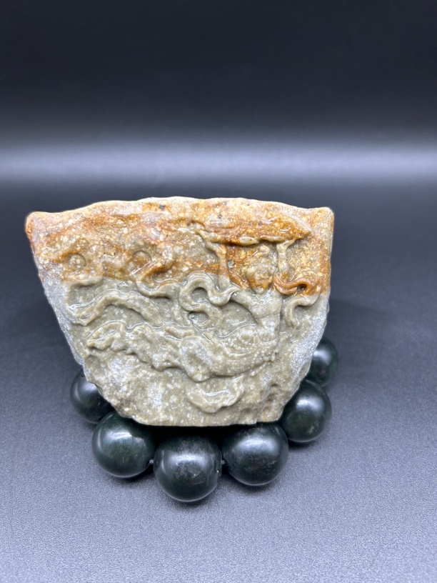 冰碛玉石精品主人杯《女娲补天》容量80毫升左右 手工雕刻 一体成型