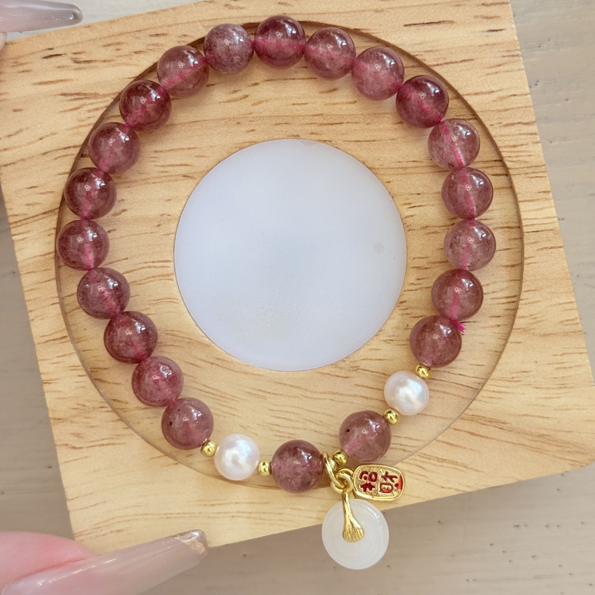   【桃之夭夭】草莓晶淡水珍珠玛瑙扣精致美观轻奢设计感水晶珠串