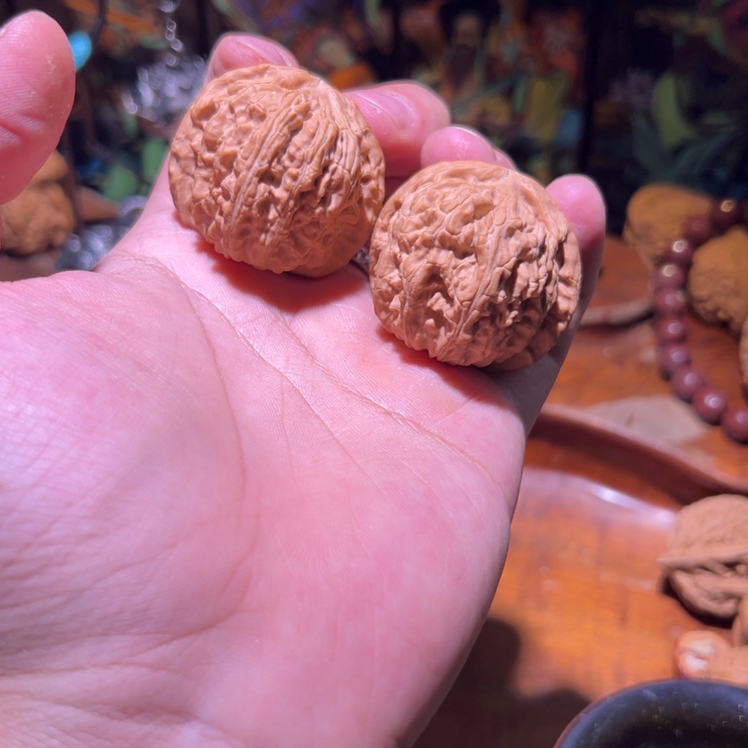 文玩核桃吊坠40全品白狮子球白一对