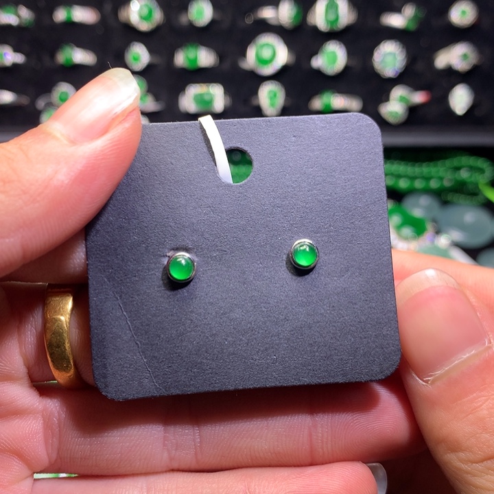 【闪购商品】翡翠颈饰银S925镶嵌蛋面耳钉