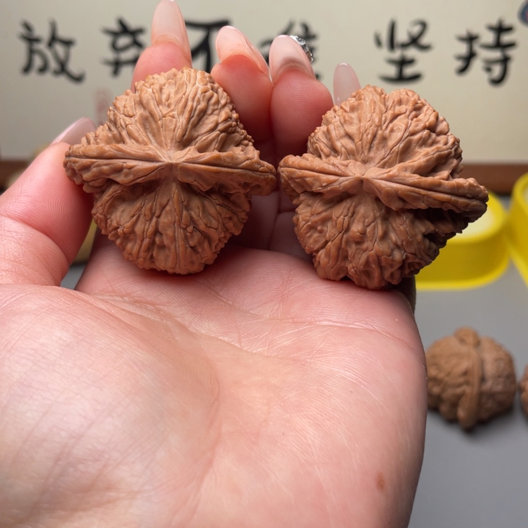 #***文玩核桃白狮子44